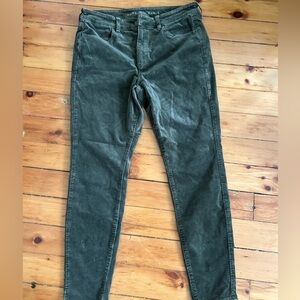 ☀️3/$25 American Eagle Outfitters Green Hi-Rise Corduroy Ribbed Jegging Pants 14
